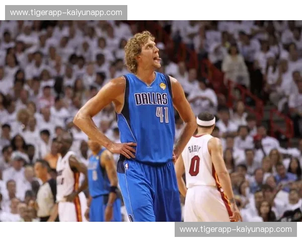 圣战之巅:当热火遇上小牛,那场关于救赎与荣耀的圣诞冰火歌 圣战之巅:当热火遇上小牛,那场关于救赎与荣耀的圣诞冰火歌